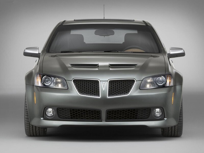 front view of a pontiac g8