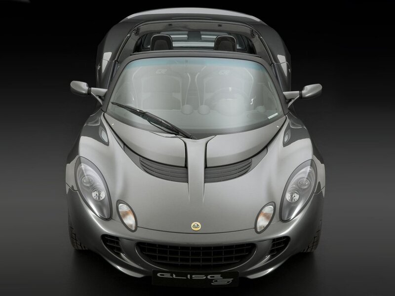 Front view of a silver Lotus Elise S
