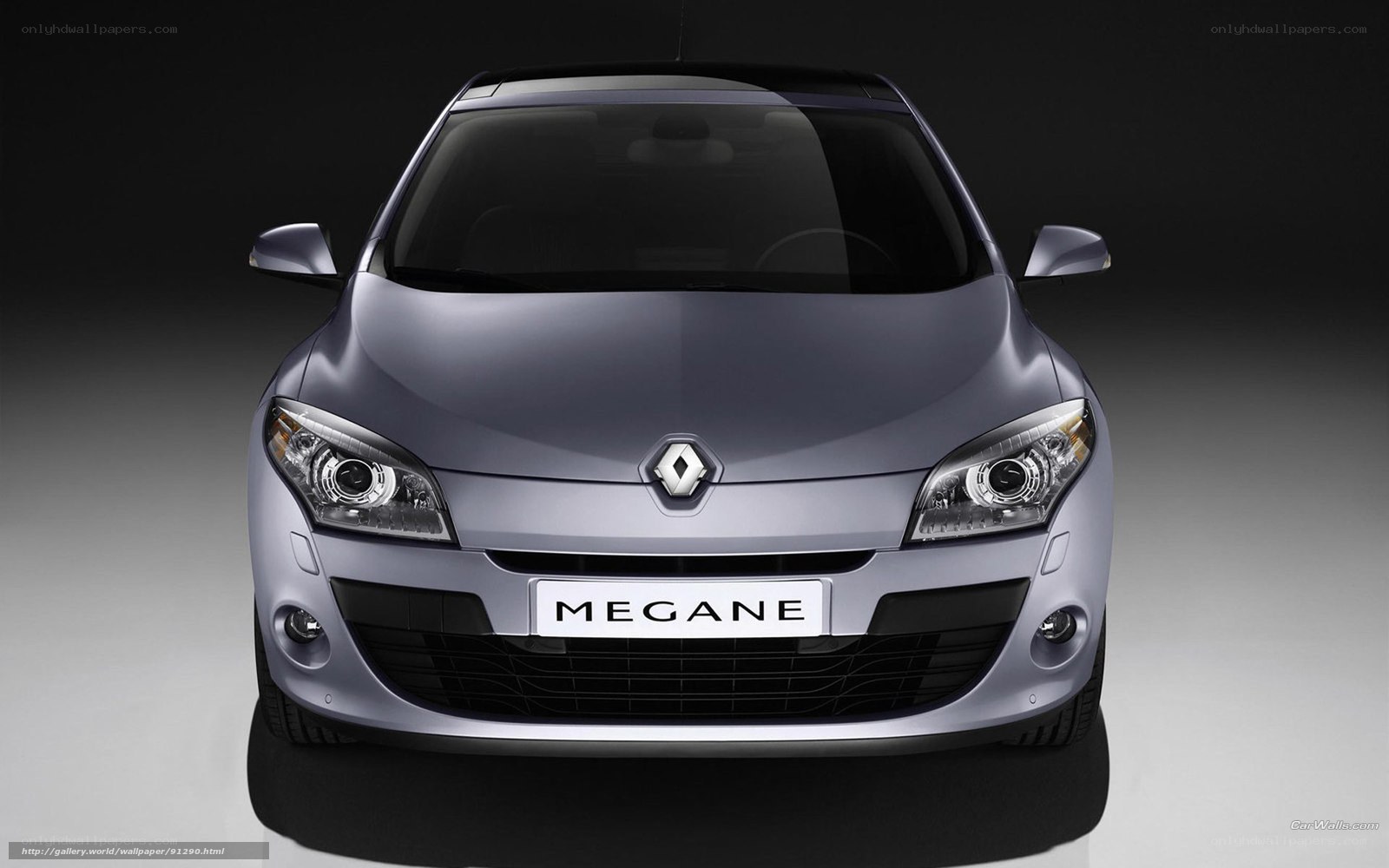 Front view of a silver Renault Mégane