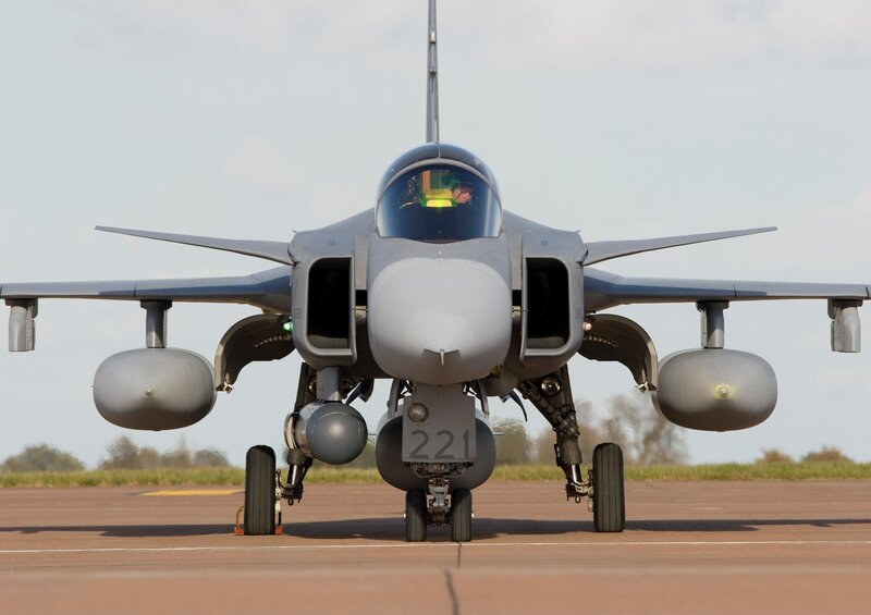 front view of fighter jet