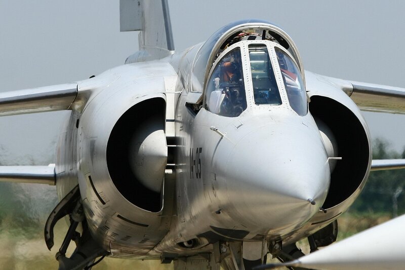 front view of fighter jet