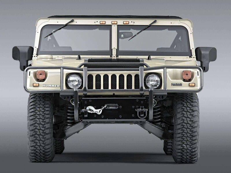 Front view of Hummer H1