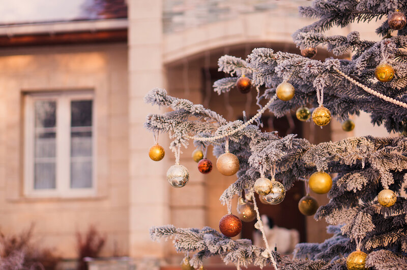 Frosted Christmas Tree — Gold