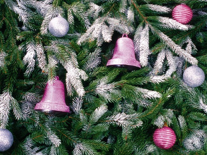 Frosted Christmas Tree — Green