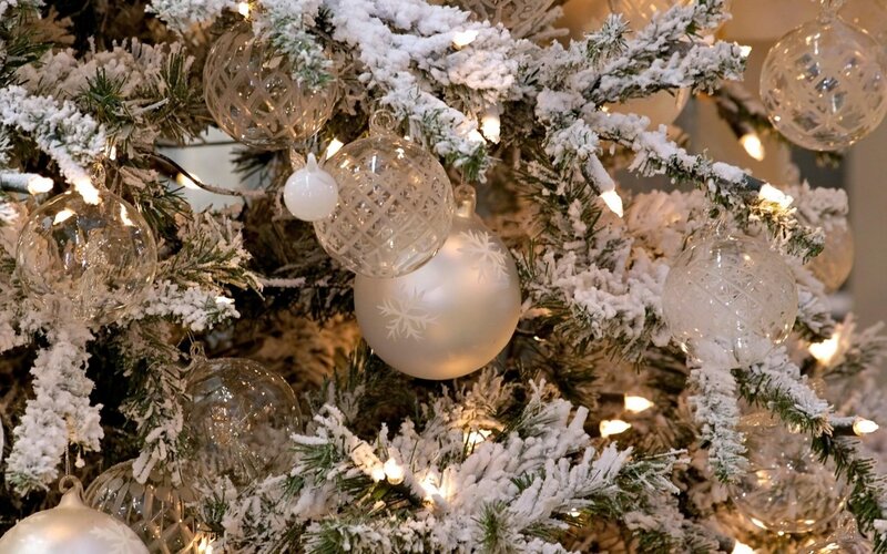 Frosted Christmas Tree — White