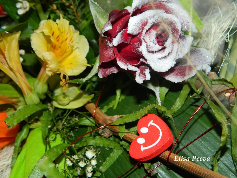 Frosted Rose Bouquet