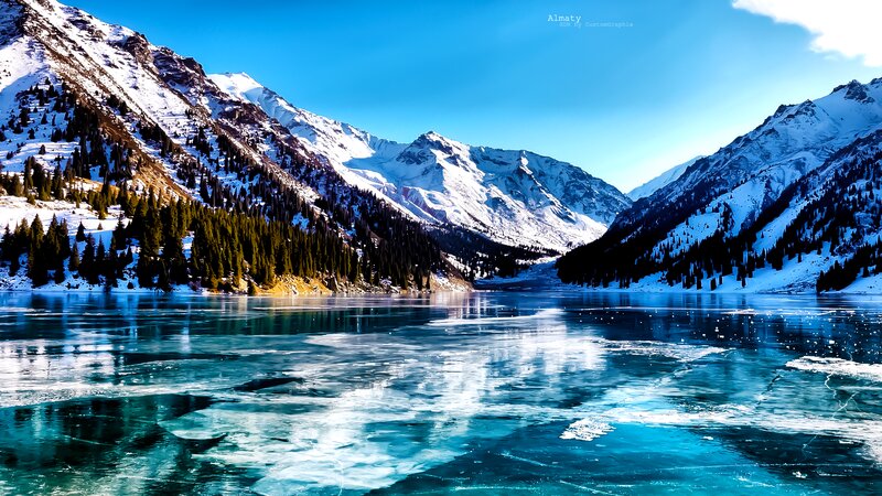 Frozen Alpine Lake — Blue, Serene, Winter