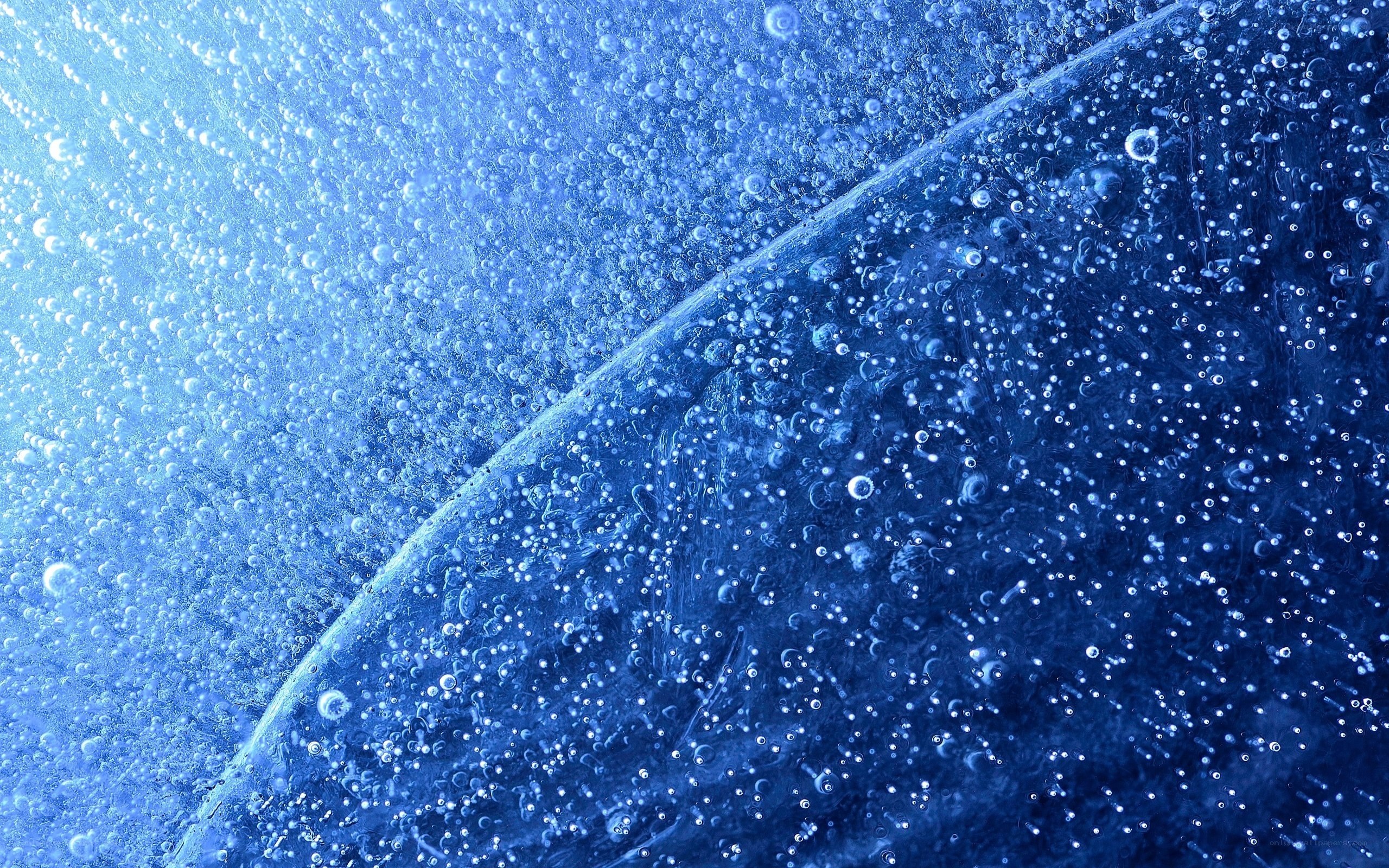 Frozen bubbles in blue ice