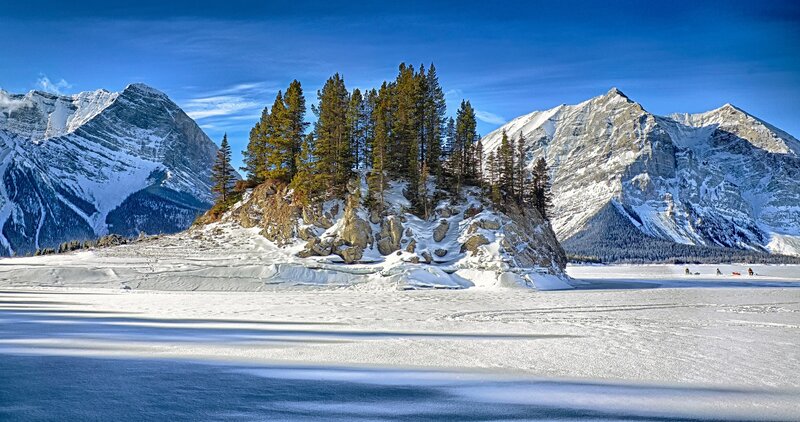 Frozen Lake Island