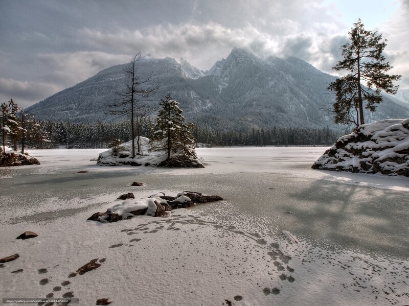Frozen Lake with Mountains — White, Serene