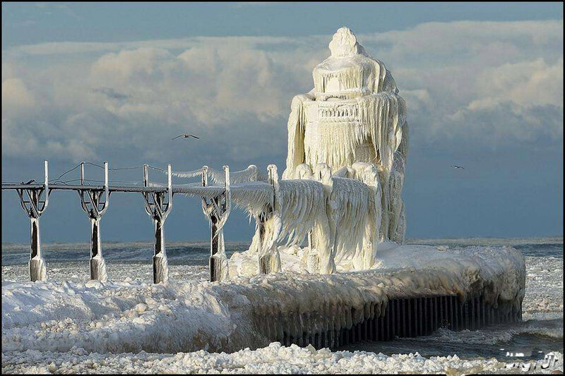 Frozen Pier Structure