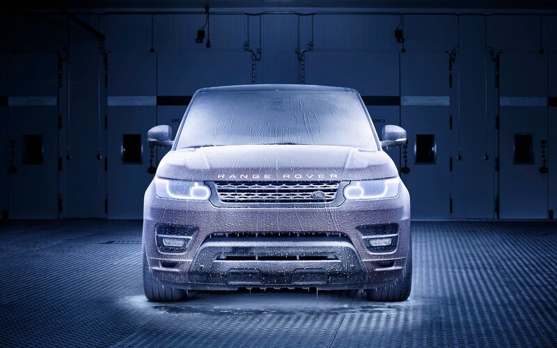 Frozen Range Rover