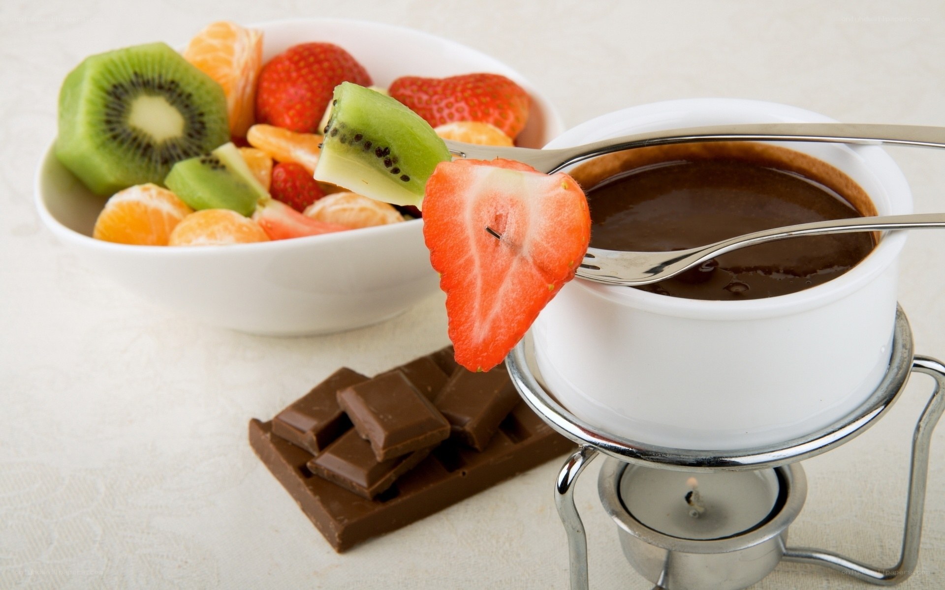 fruit and chocolate fondue