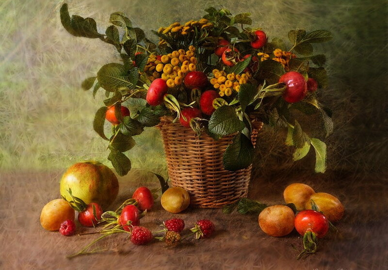 Fruit and Flowers in Basket — Green