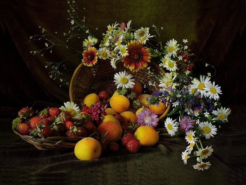 Fruit and Flowers in Basket — Yellow