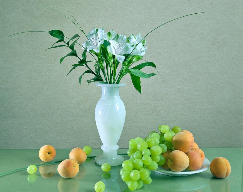 Fruit and Flowers in Vase — Green