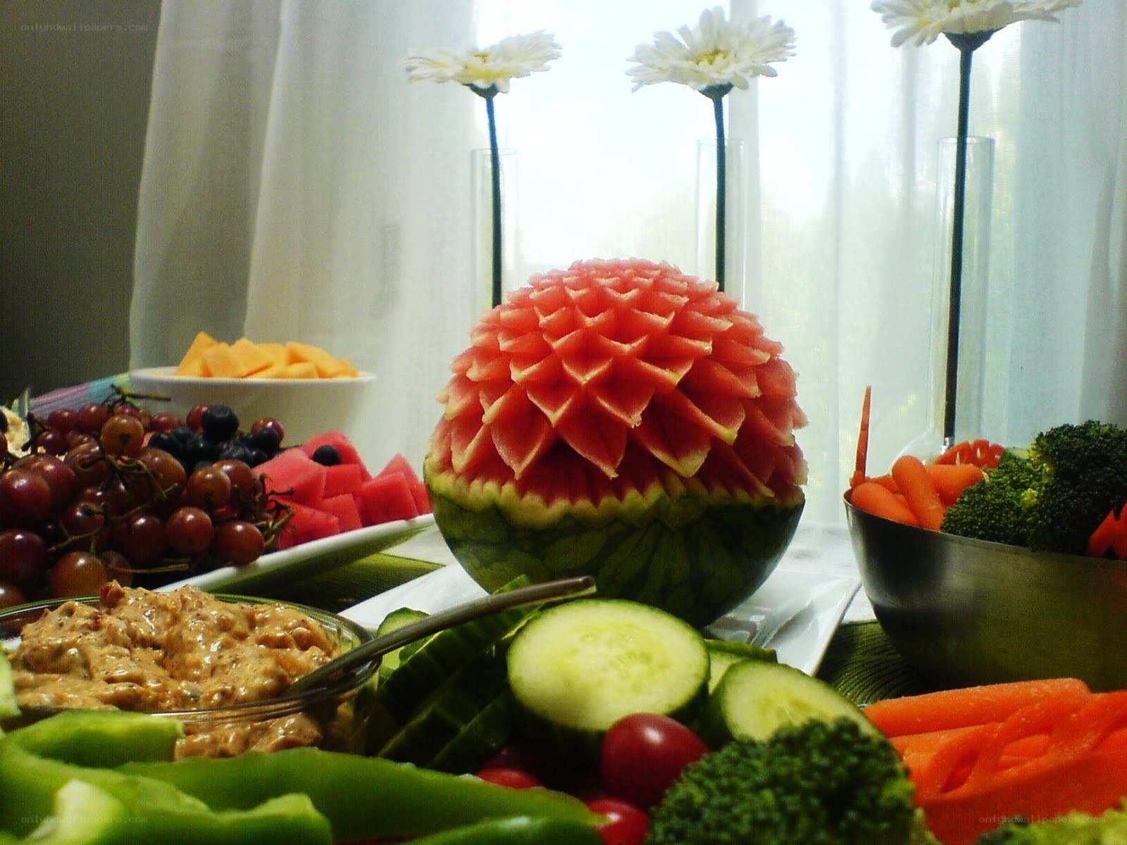 Fruit and vegetable platter