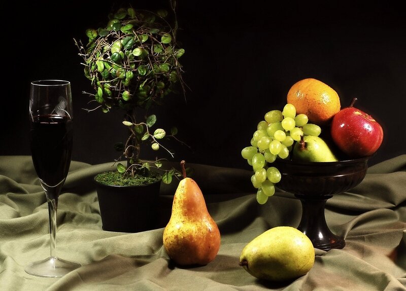 Fruit and Wine Glass — Green