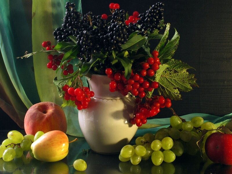 Fruit Arrangement in Vase — Green, Dramatic