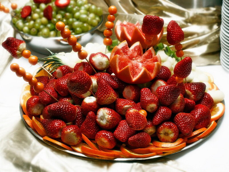 Fruit Arrangement on Platter — Red