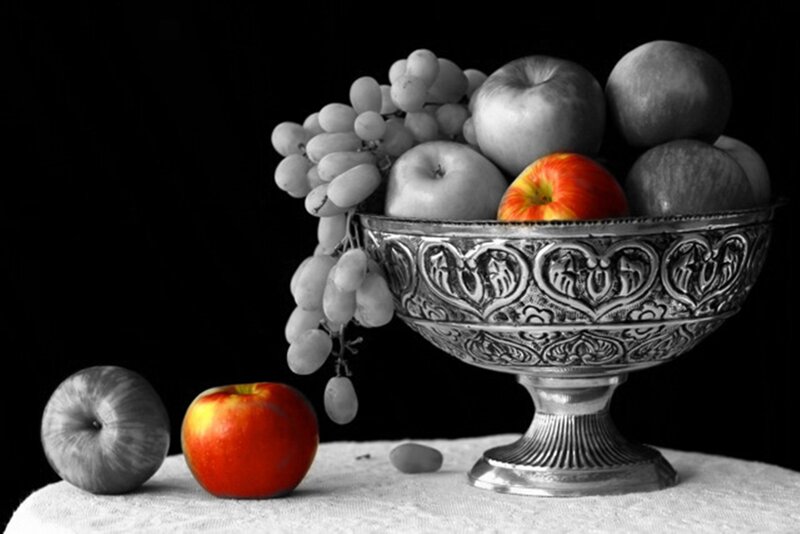 Fruit Bowl with Apples — Black