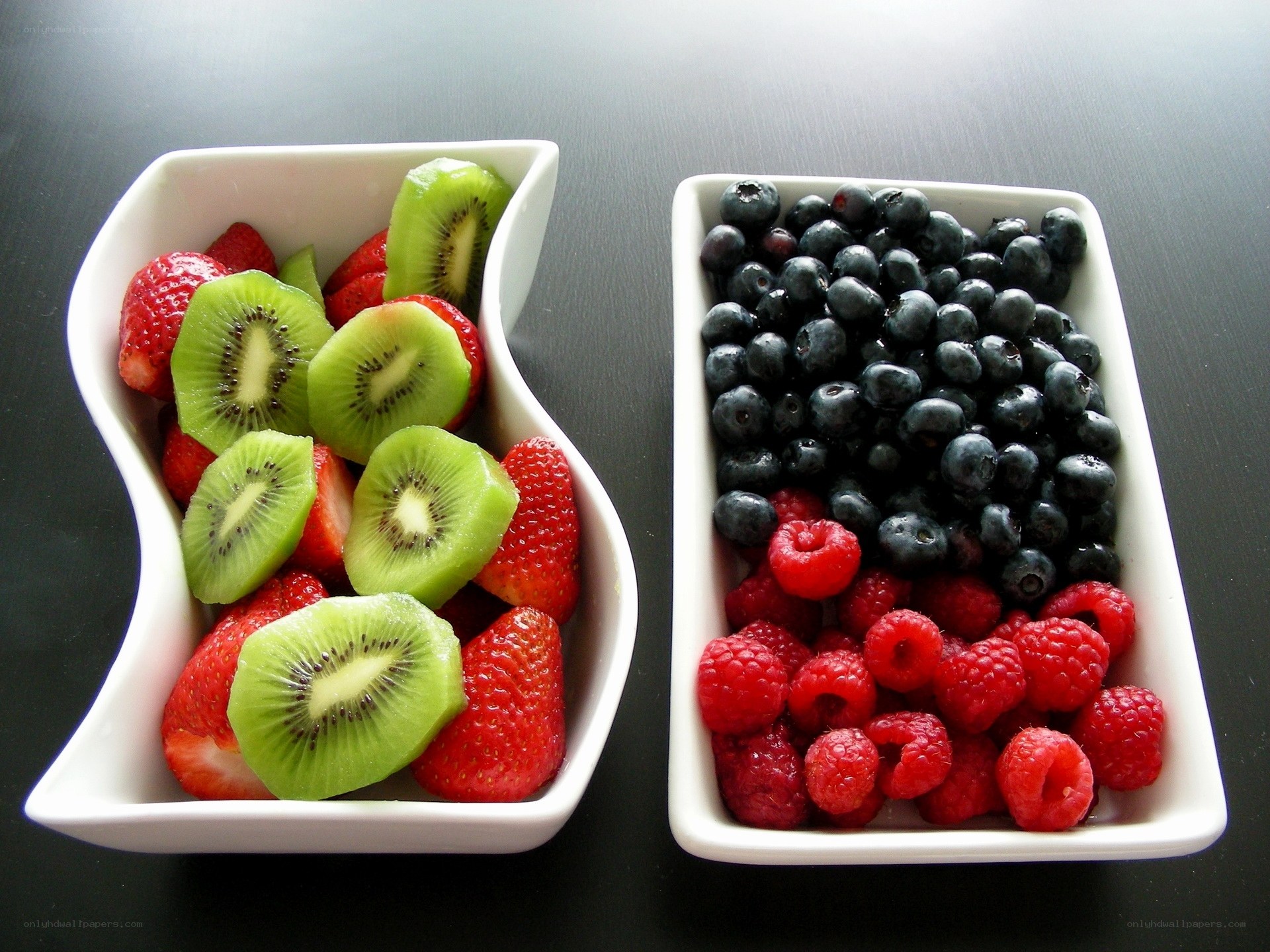 fruit bowls with berries