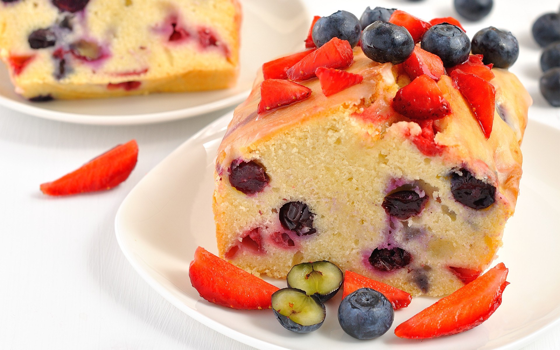 fruit loaf cake with berries