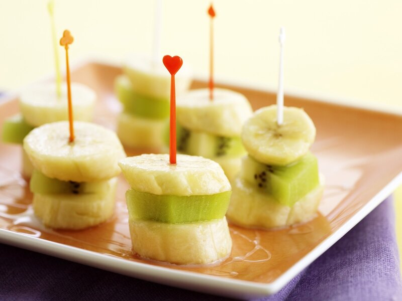 Fruit skewers with banana and kiwi