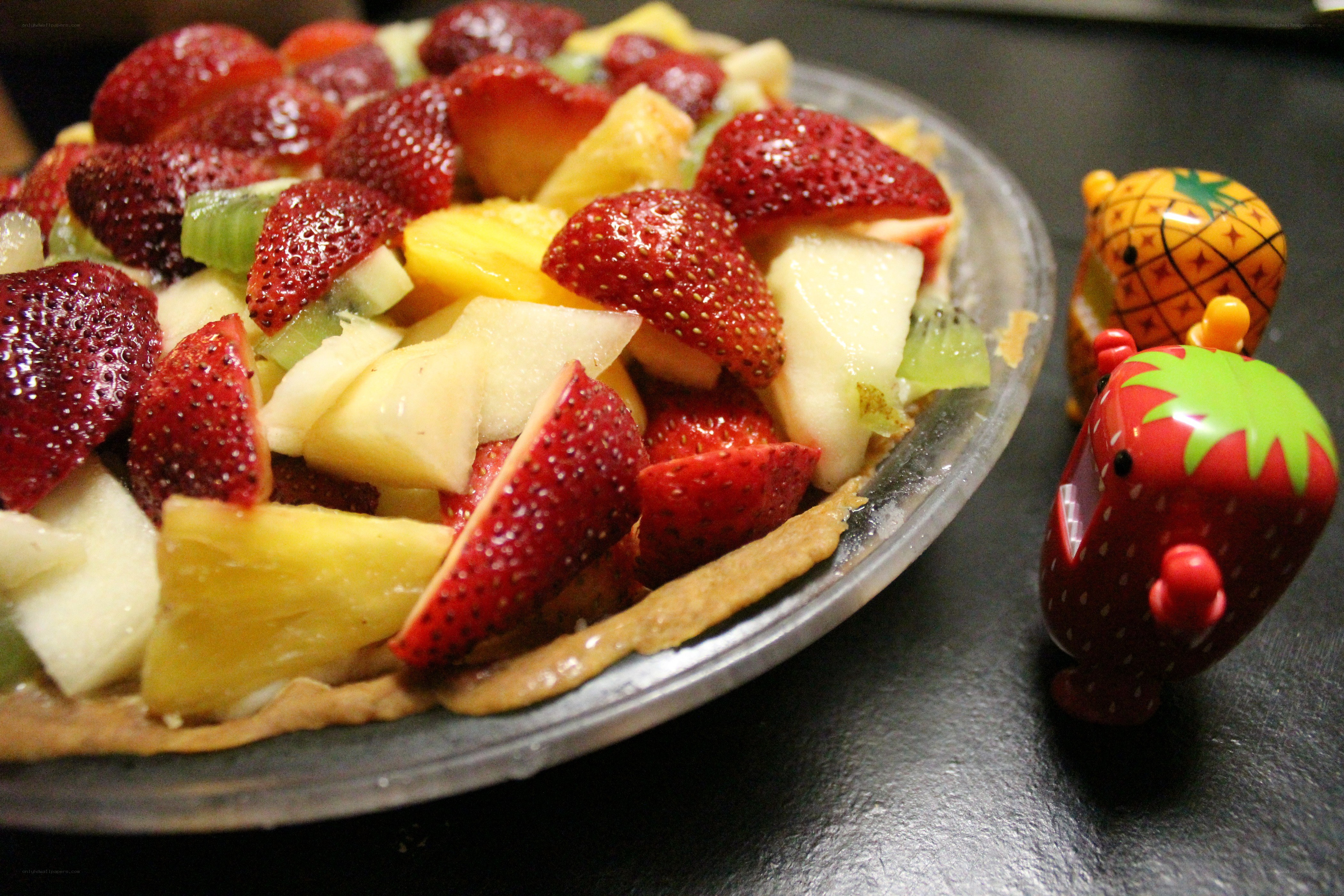 fruit tart with toys
