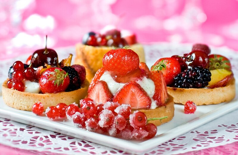 Fruit Tarts on Plate — Pink