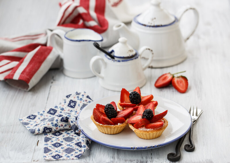 Fruit Tarts on Plate — White, Calm