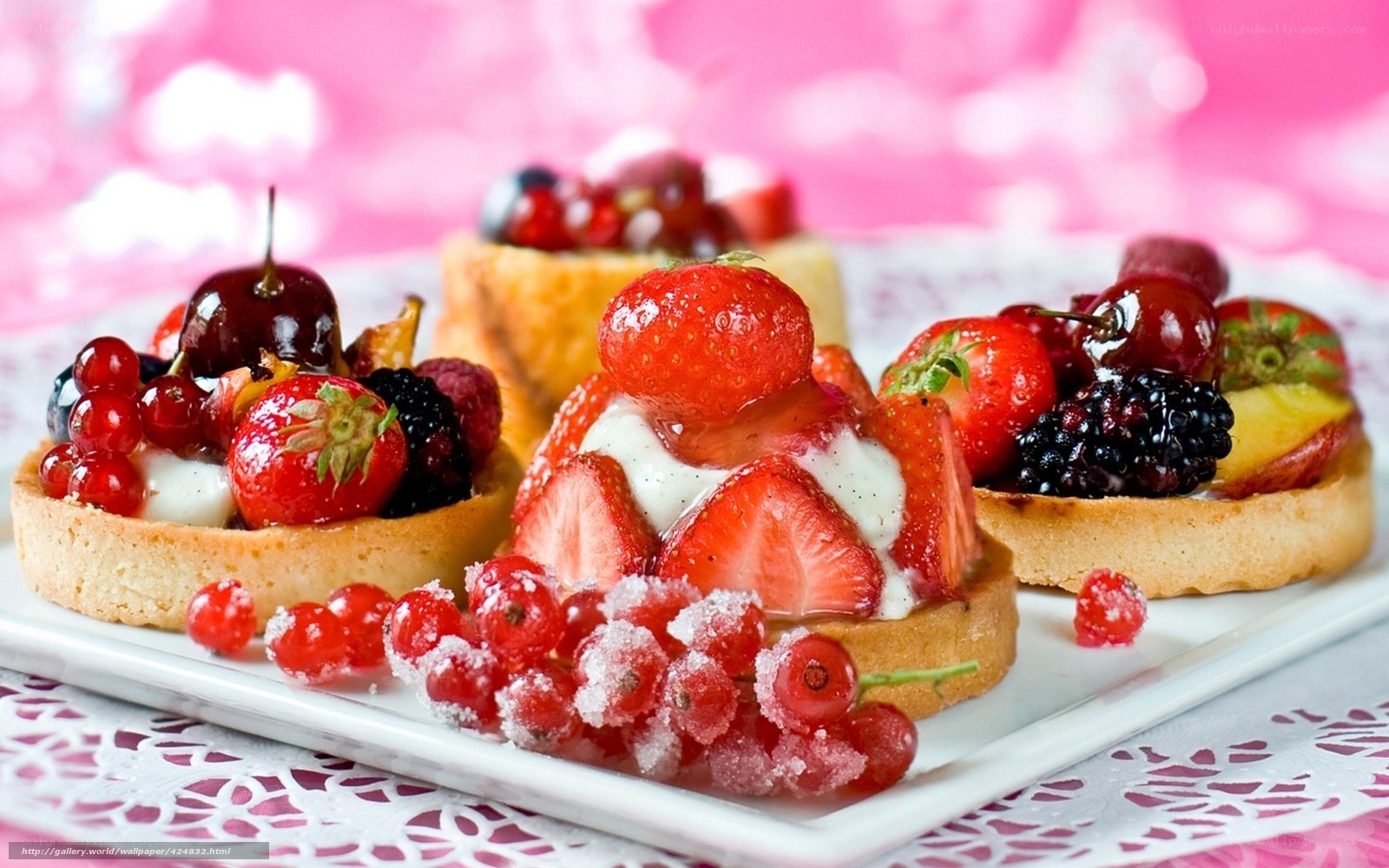 Fruit tarts with berries