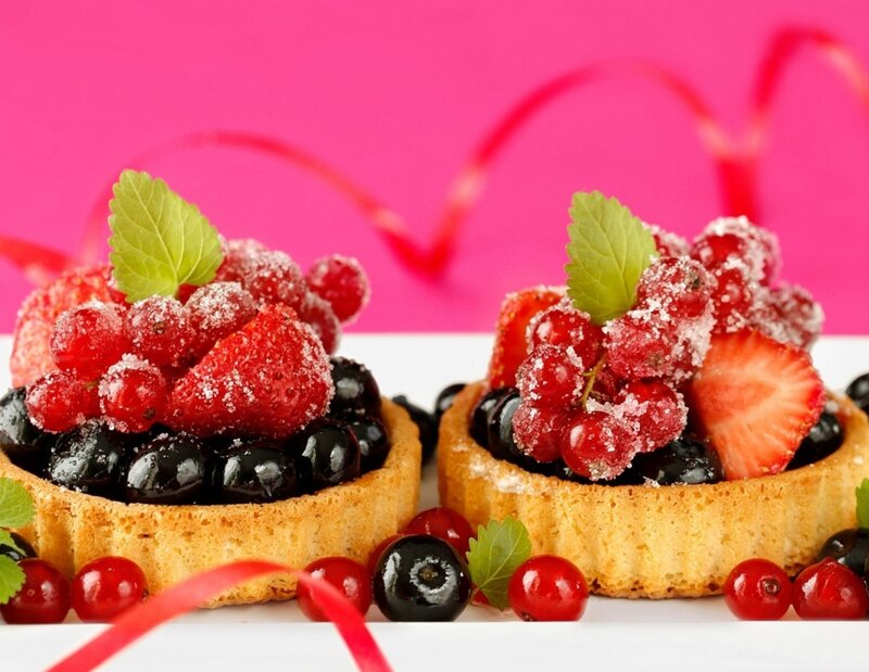 Fruit Tarts with Berries — Pink