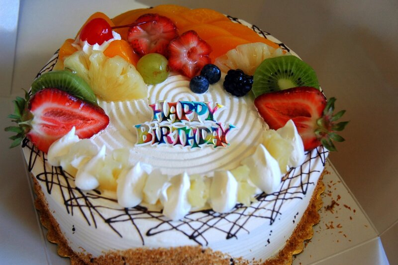 Fruit-topped Birthday Cake — White