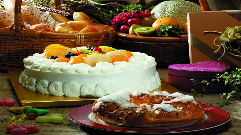Fruit-topped Cake and Pastry