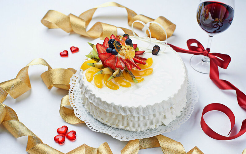 Fruit-topped Cake with Wine