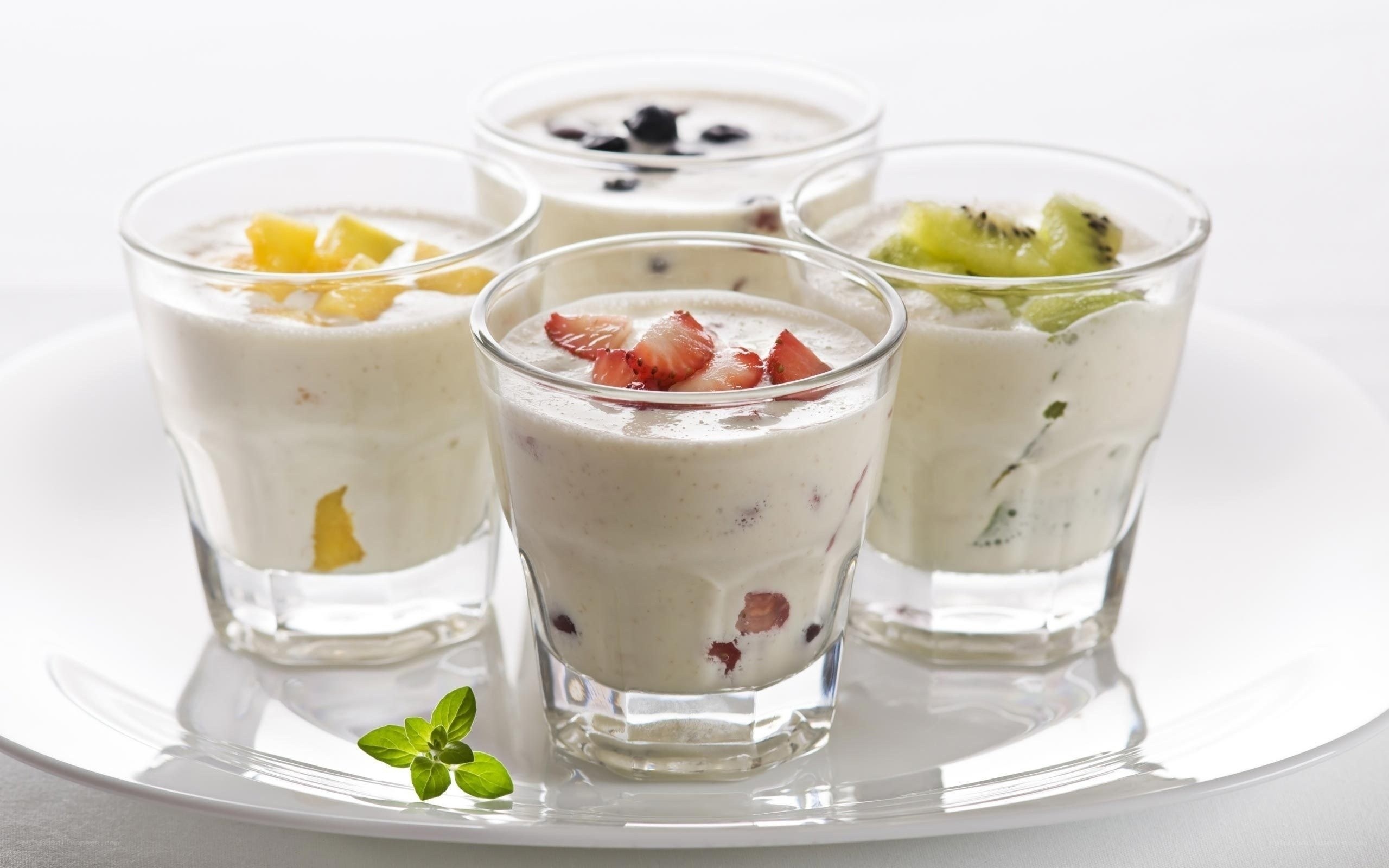 fruit-topped yogurt parfaits
