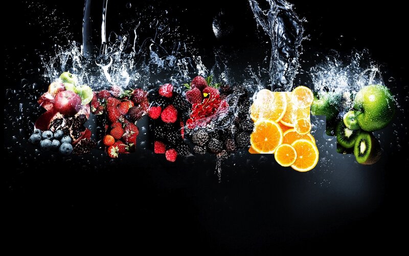 Fruits Splashing in Water — Black