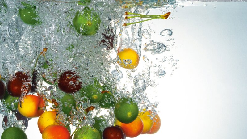 Fruits Splashing in Water — Green, Dynamic