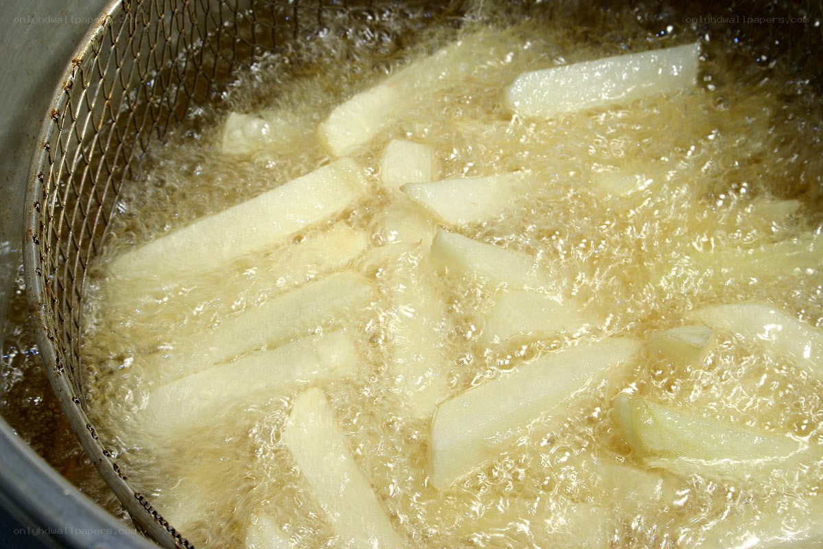 frying potato wedges