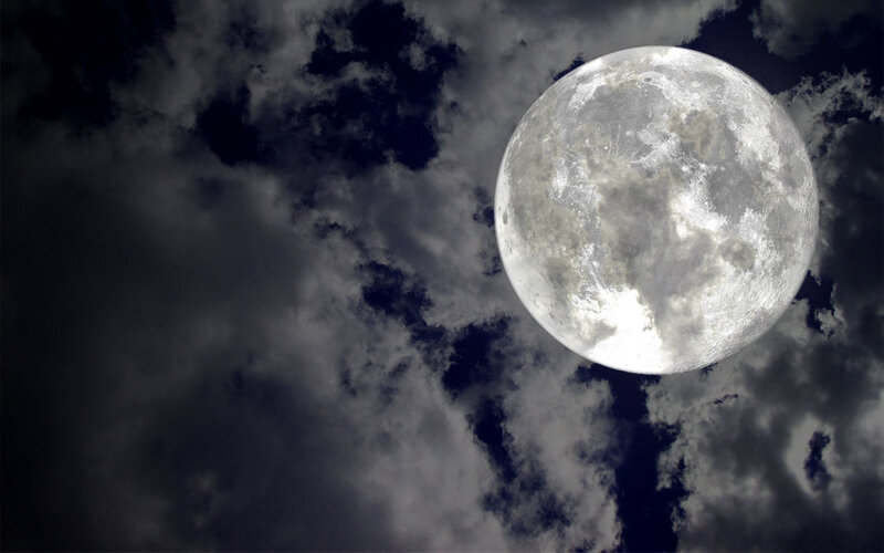 Full Moon in Cloudy Sky — Dramatic