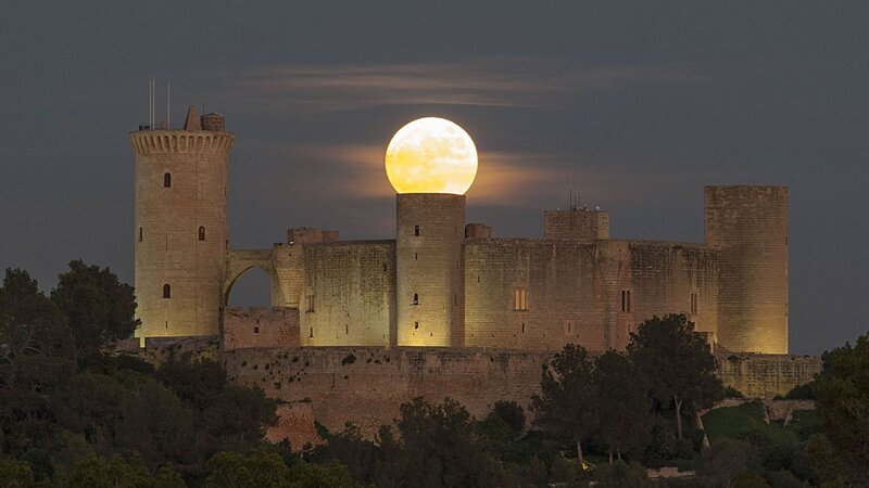 Full Moon over Castle — Yellow, Dramatic
