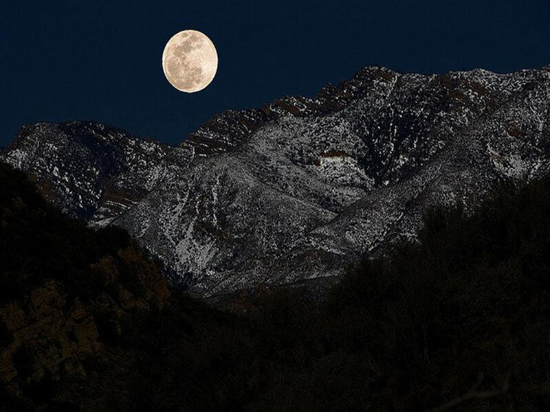 Full Moon over Mountains — Black, Serene