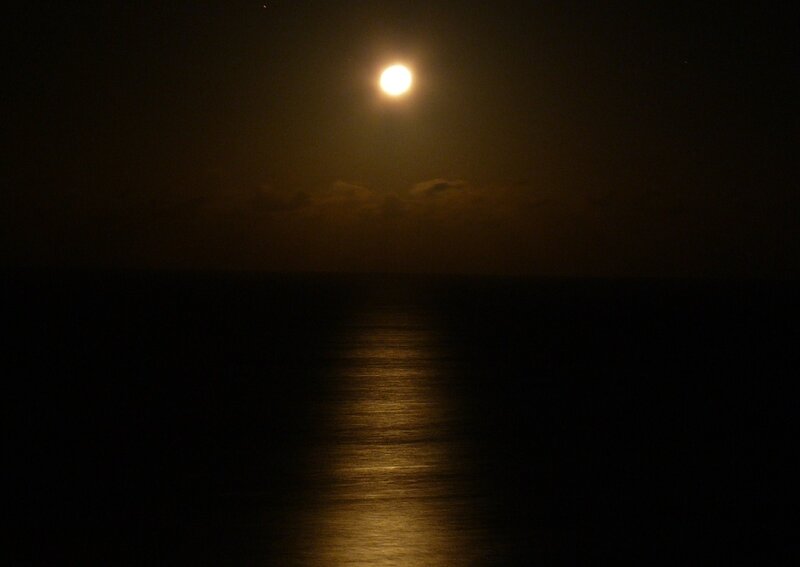 Full Moon over Ocean — Black, Serene
