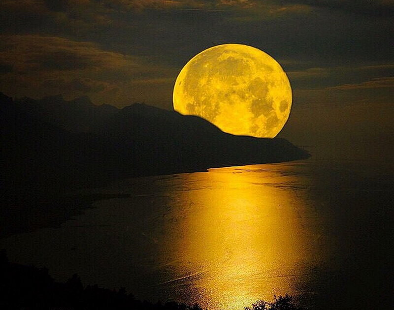 Full Moon over Water — Yellow, Dramatic, Night