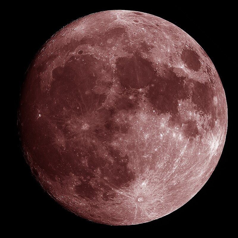 Full moon with reddish hue