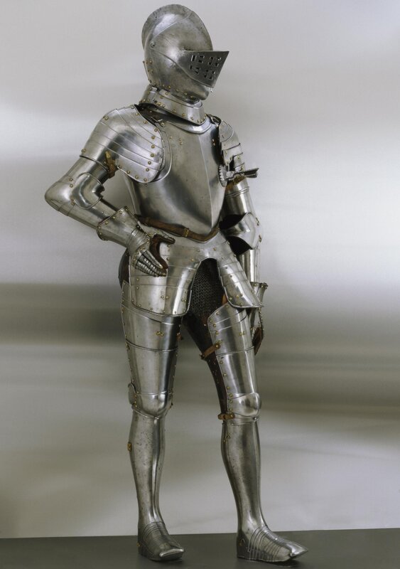 full suit of plate armor