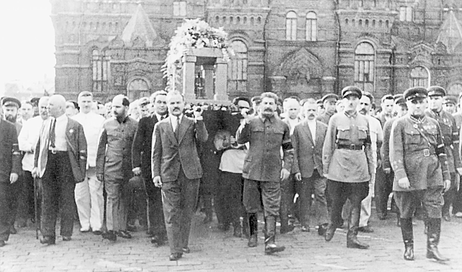 Funeral procession in Moscow