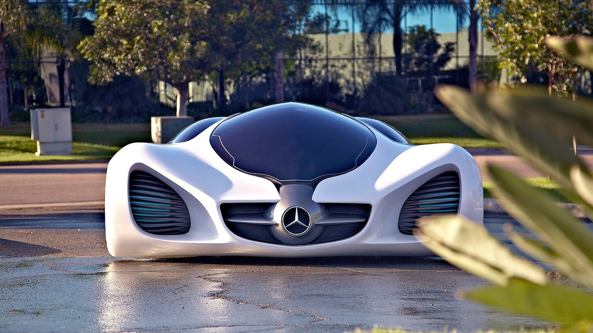 futuristic mercedes concept car