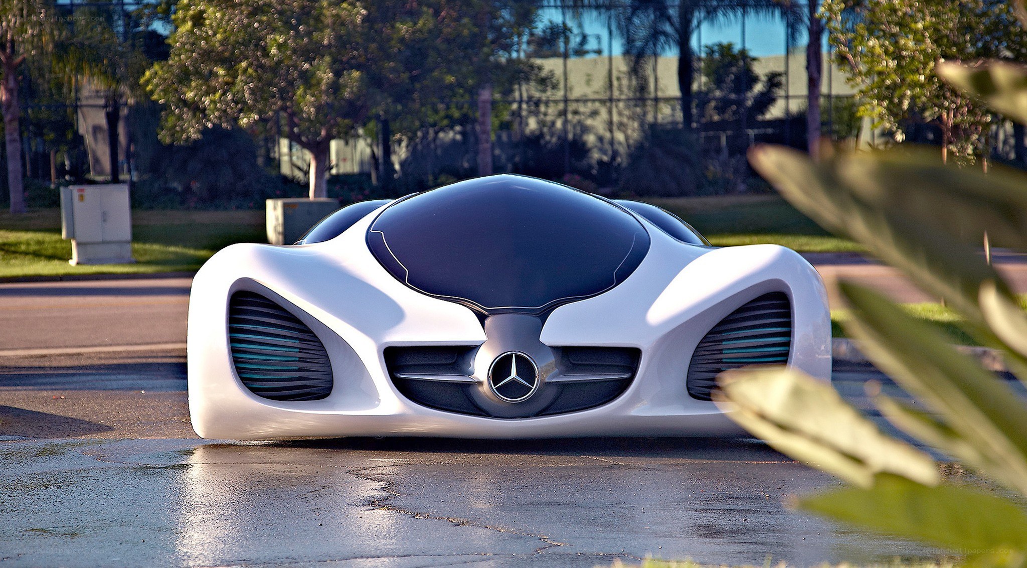 futuristic mercedes concept car